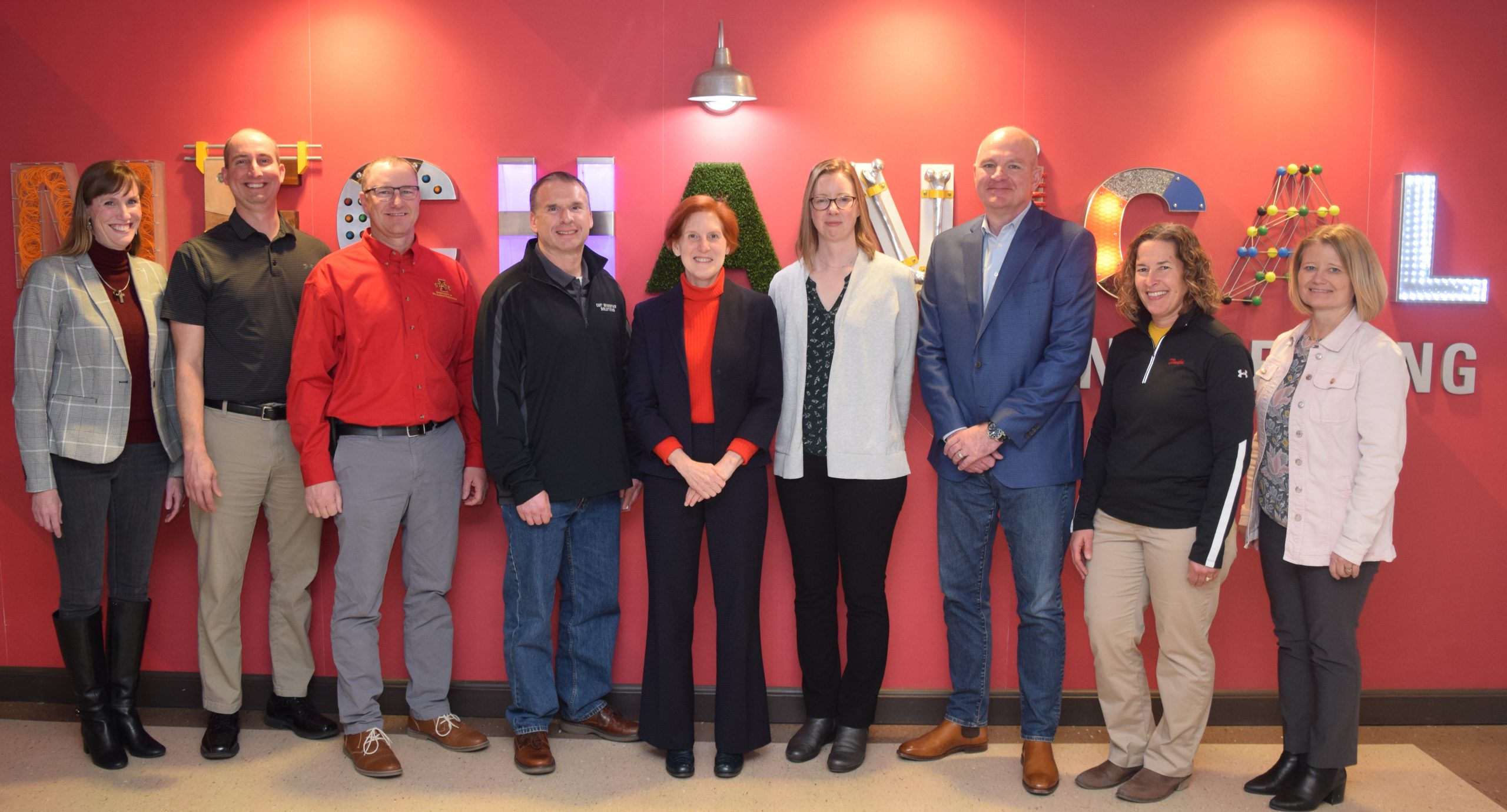 The Mechanical Engineering Industry Advisory Council pose for the camera